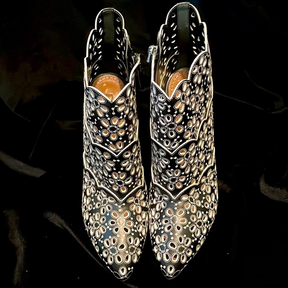 ALAIA LASER CUT 2 TONE LEATHER HIGH HEEL ANKLE BOOTIES - 9 - NEW ! - Picture 6 of 9